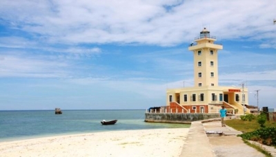 Lighthouses on Spratly archipelago